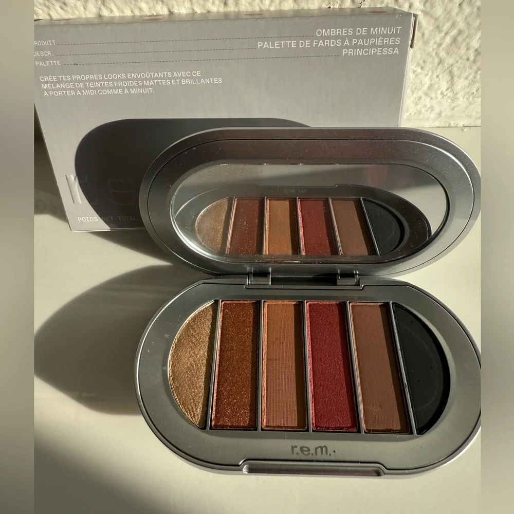 R.E.M. Beauty Midnight Shadows Eyeshadow Palette Principessa